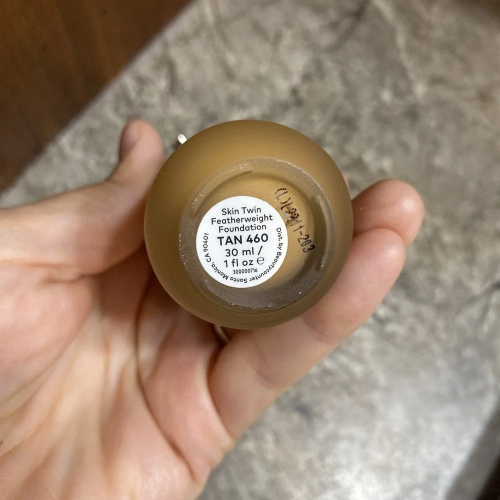 BNIB BEAUTYCOUNTER Skin Twin Featherweight Foundation 1 fl‎ oz Each Tan 460